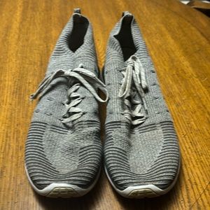 Men’s 12 under armour sock shoes